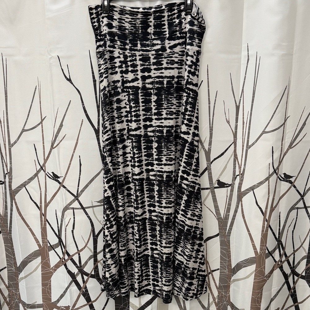 LuLaRoe Black and White Abstract Midi Skirt